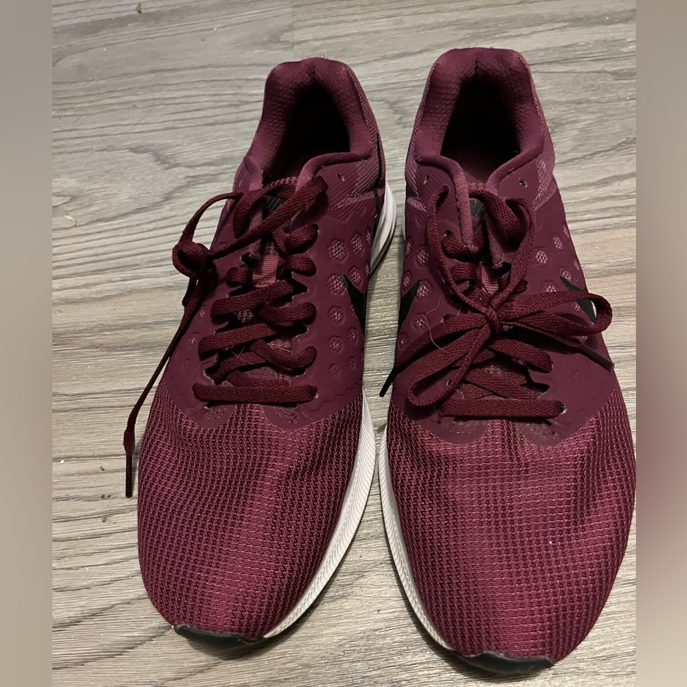 Ike new 9.5 Nikes
